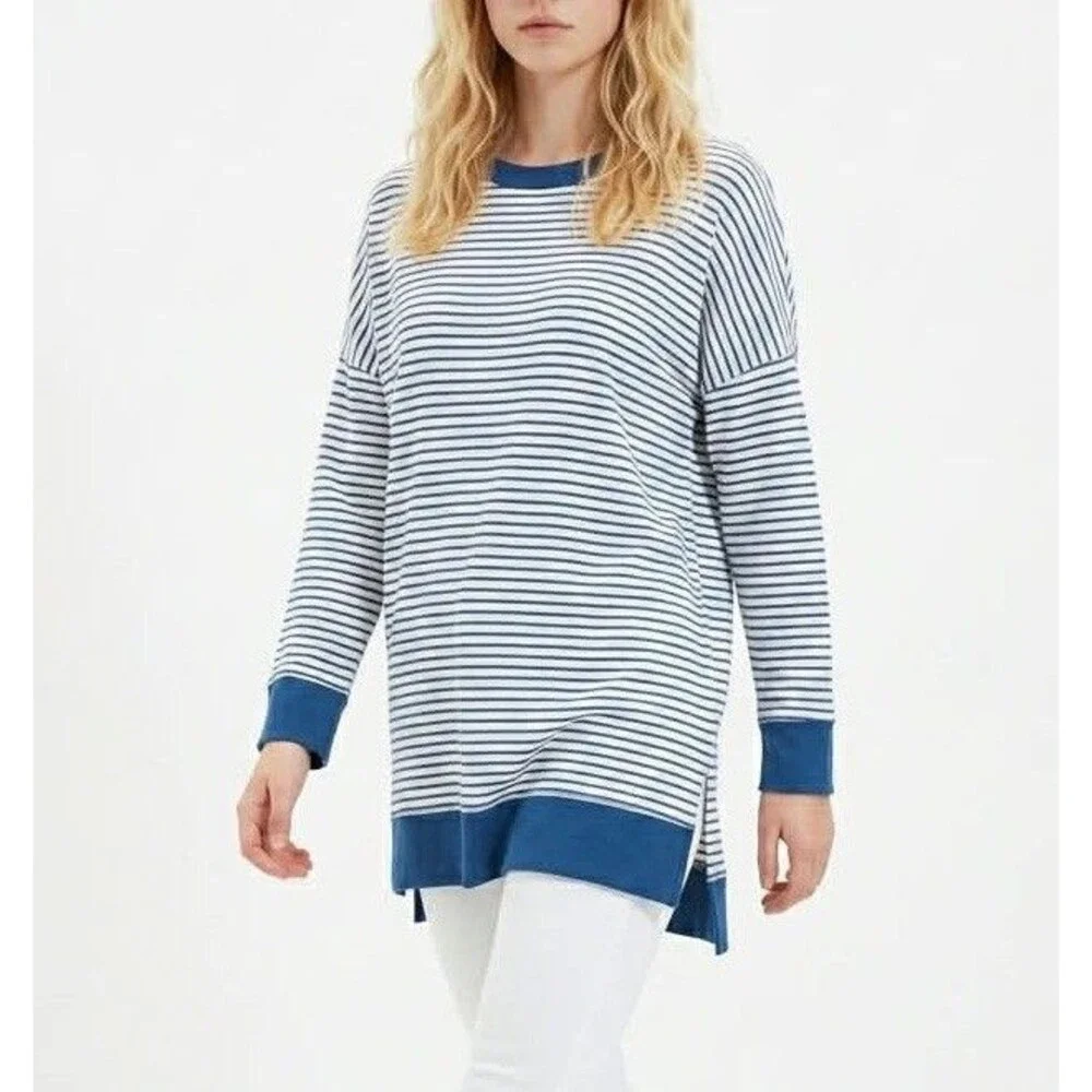 Women’s Sweater Size M stripe top Simple by Suzanne Betro